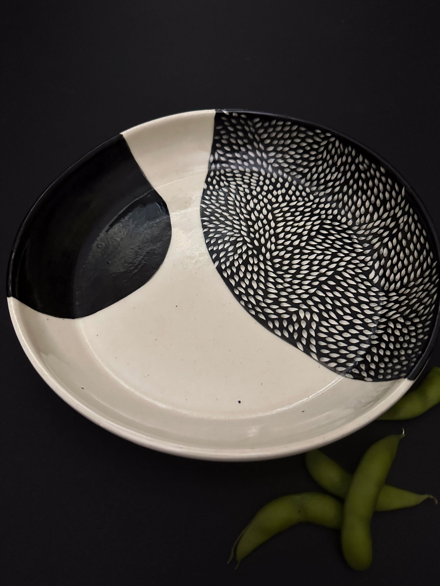 Black/White Serving Bowl