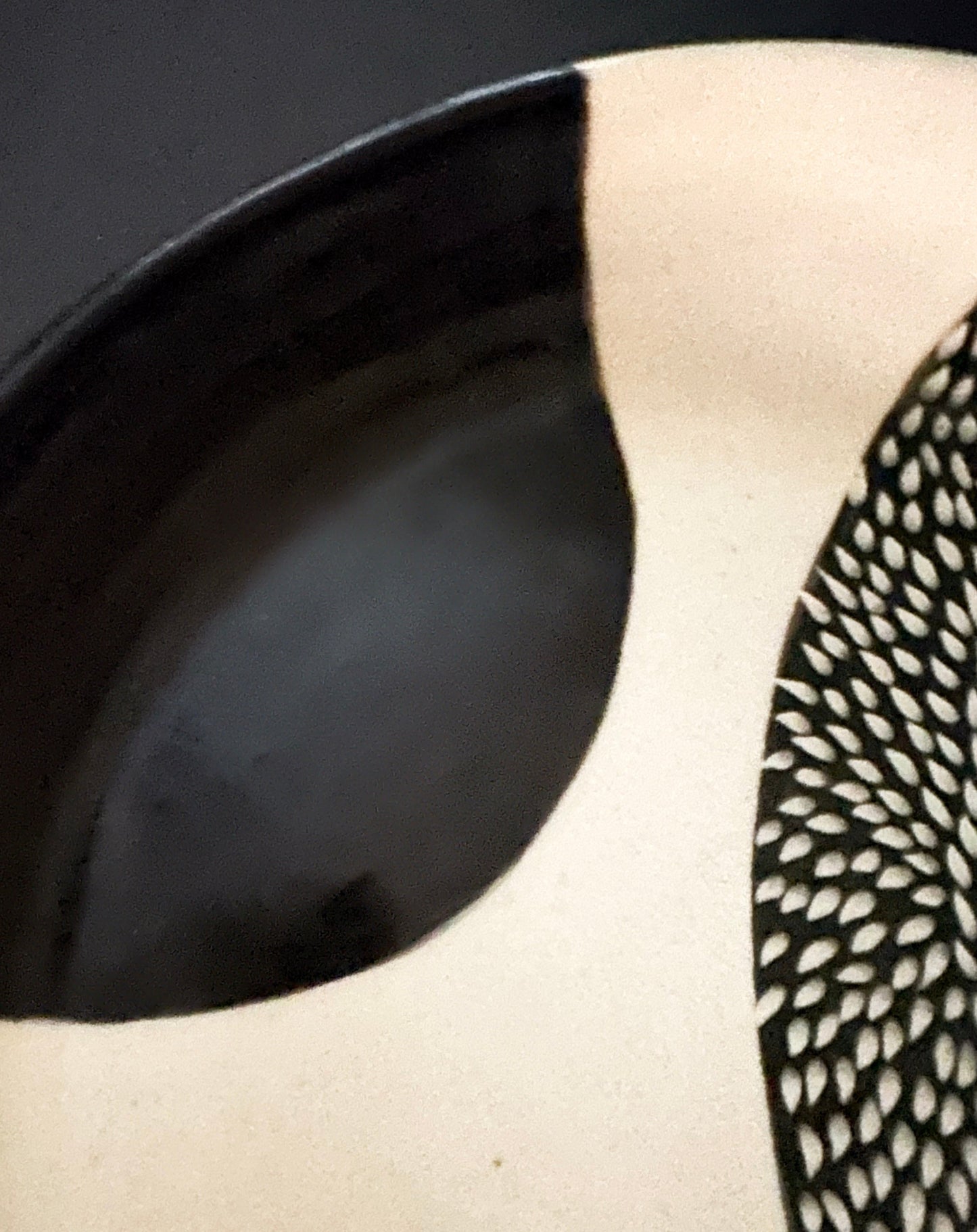 Black/White Serving Bowl