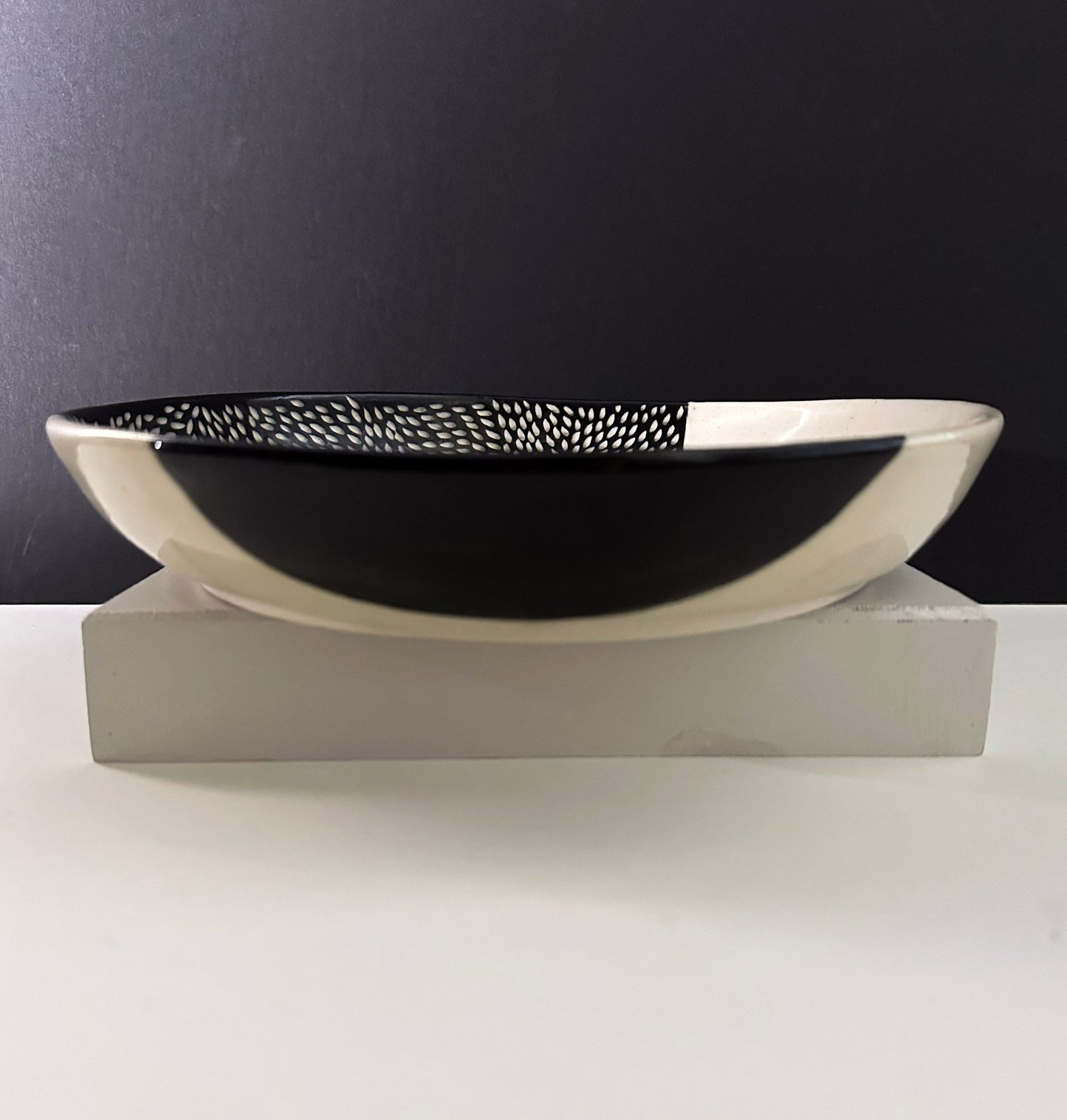 Black/White Serving Bowl