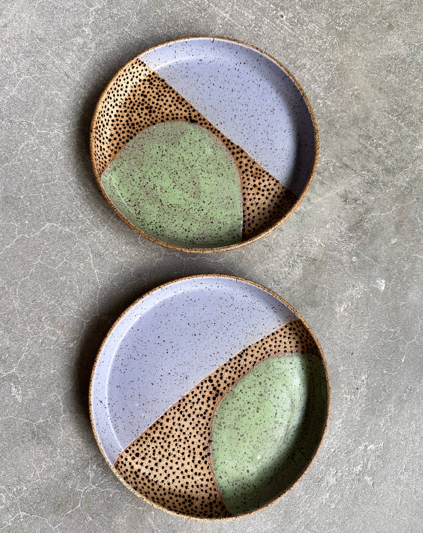 Speckled Arc Plates
