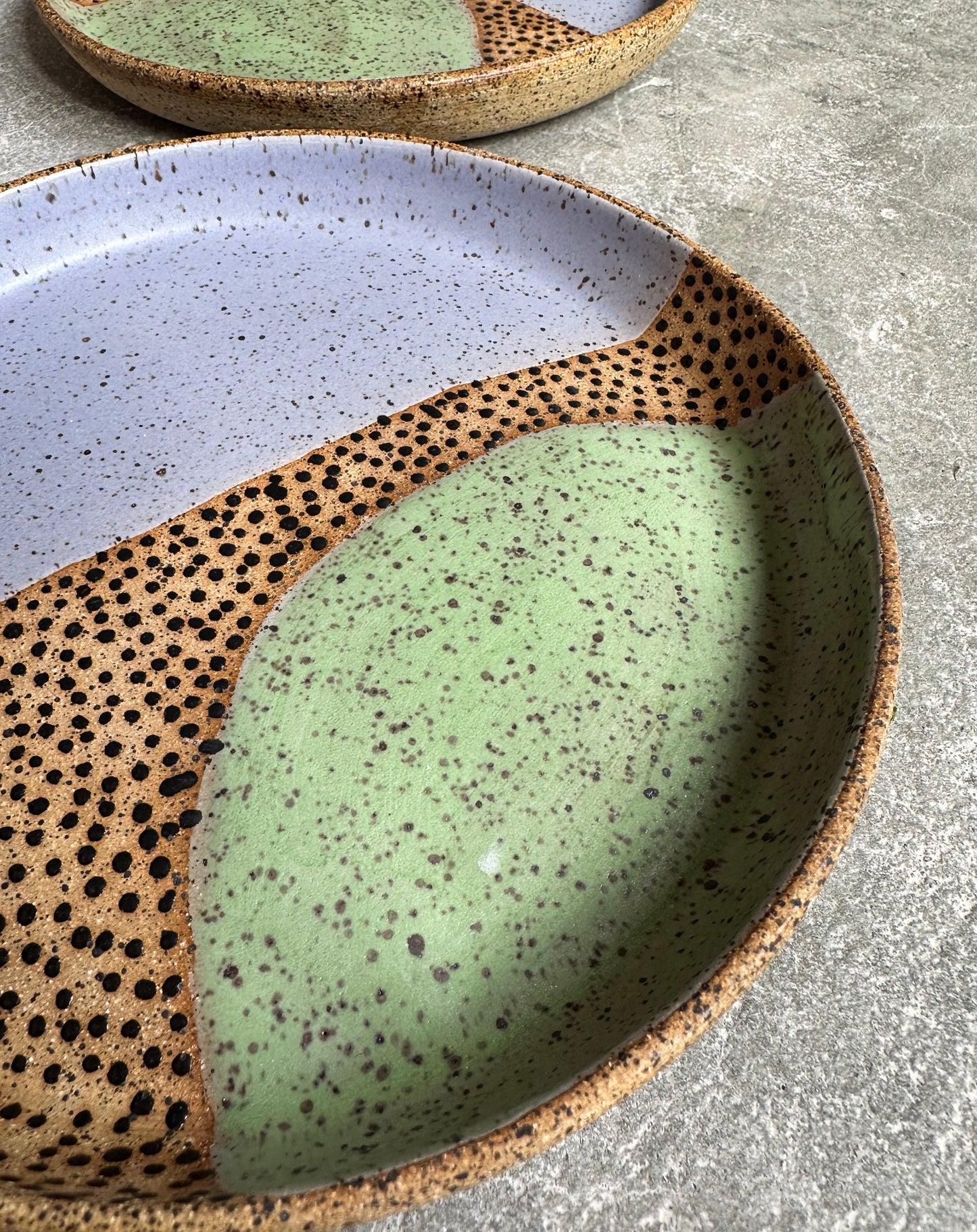 Speckled Arc Plates