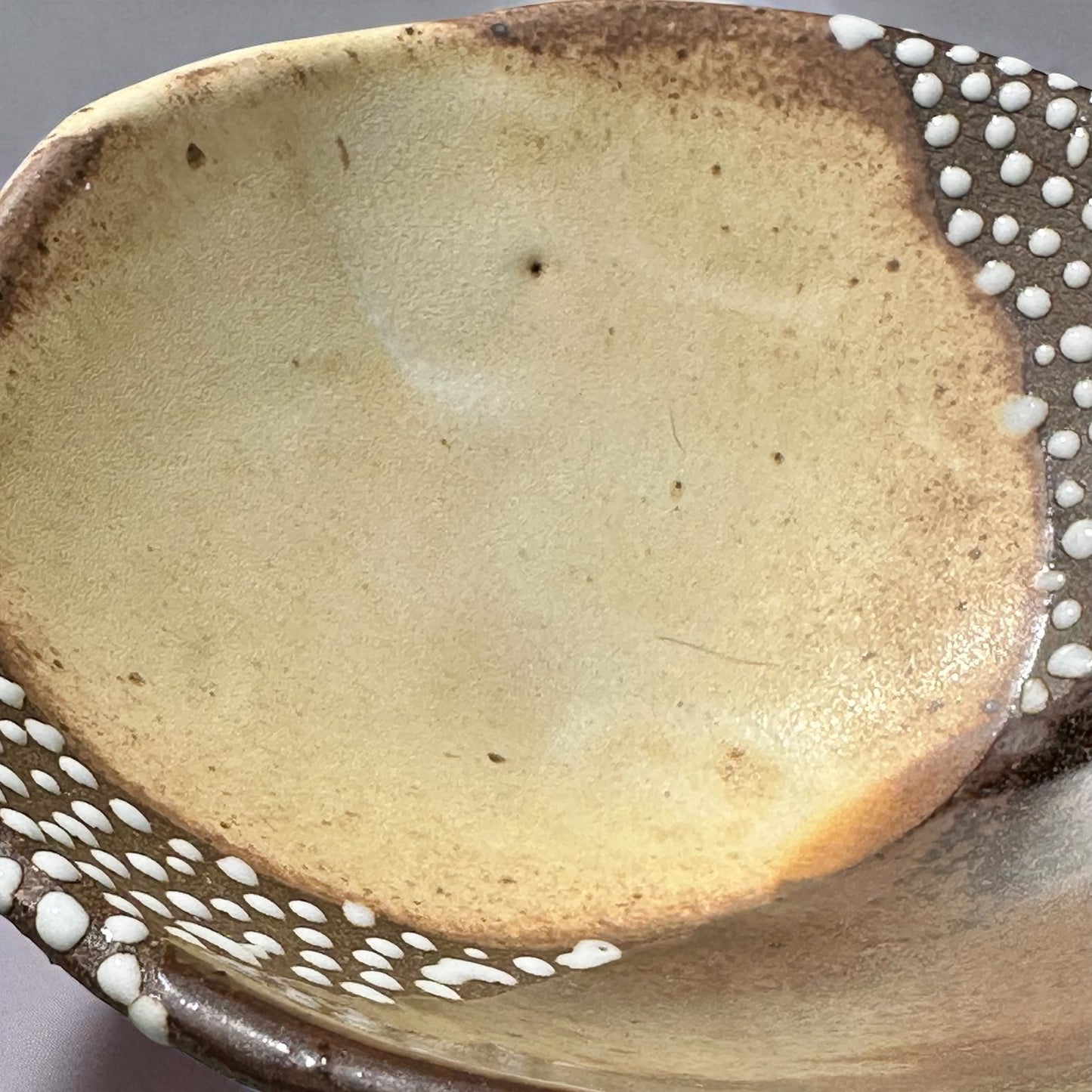 Desert Yellow + Tenmoku Tripod Dish